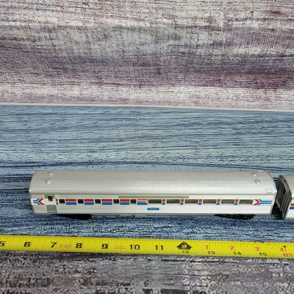 Vintage H.O Train Car Amtrak passenger observation Train car silver, red, & Blue - Picture 9 of 12